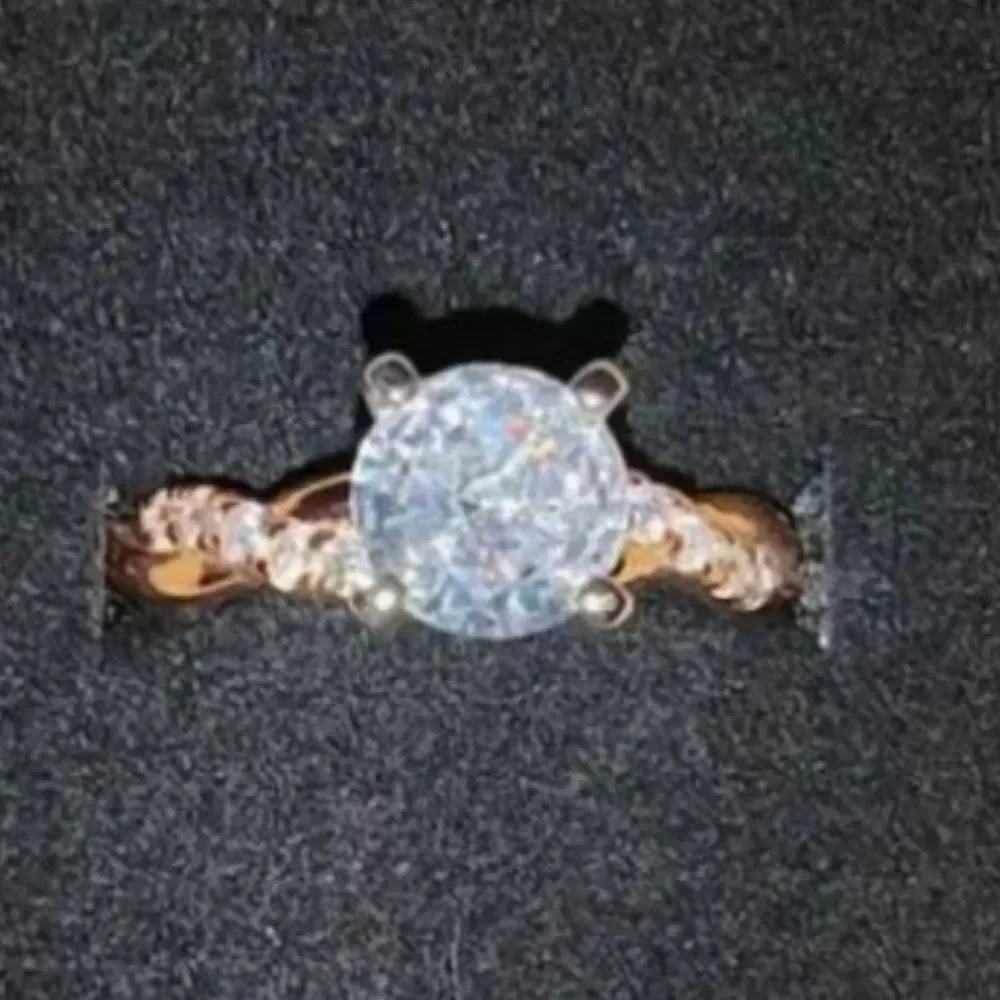 Elegant Rose Golden Diamond Wedding Ring